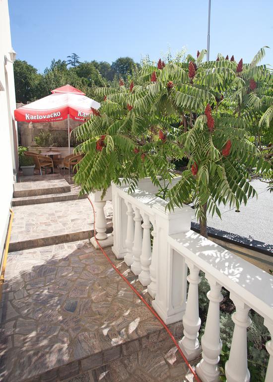 Guesthouse Villa Adria Malinska Exterior foto