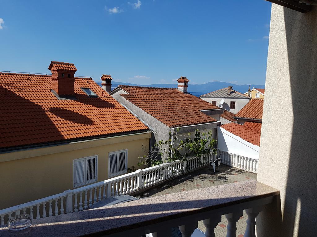 Guesthouse Villa Adria Malinska Exterior foto