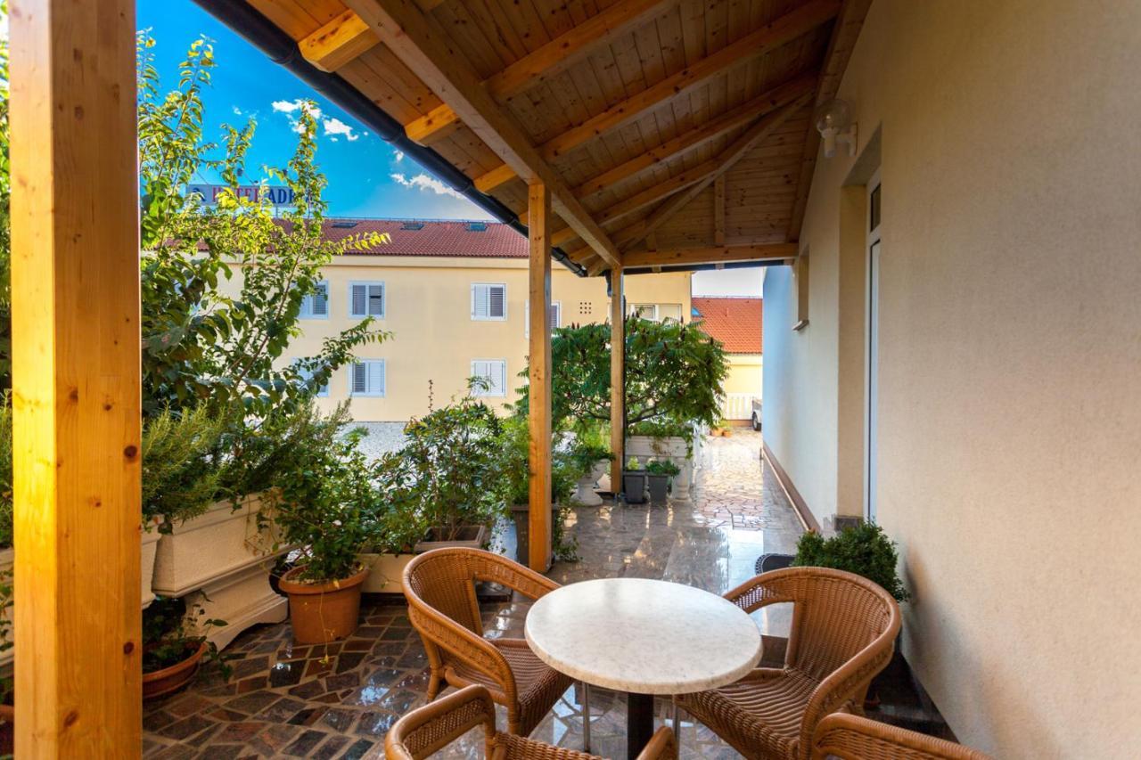 Guesthouse Villa Adria Malinska Exterior foto